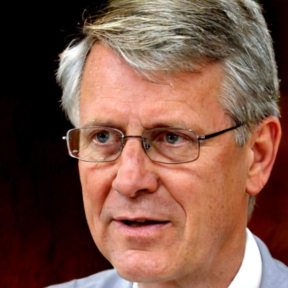 Finanzberater Henrik Zimmerer